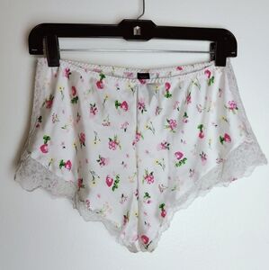 VTG Y2K Victoria's Secret White Ditsy Floral Lace Tap Pants Sleep Shorts, Size S